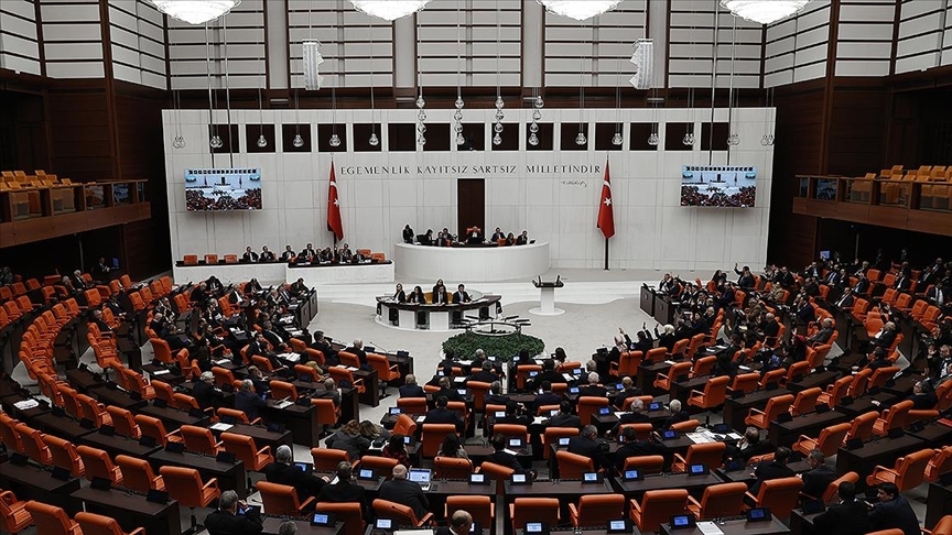 50/d'li araştırma görevlilerinin kadroya alınmasını da içeren teklif, TBMM Genel Kurulunda kabul edildi