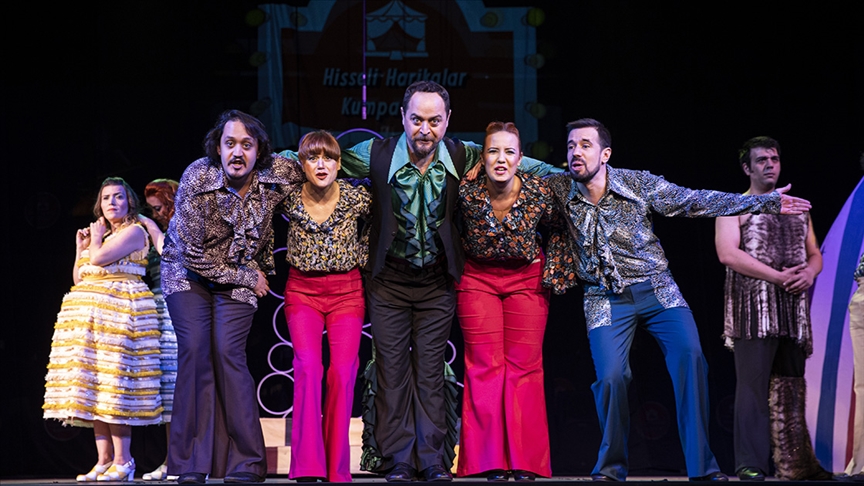 Hisseli Harikalar Kumpanyası Ankara'da "perde" dedi