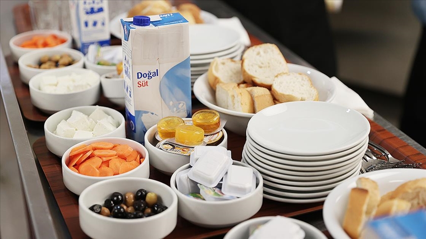 Okullar yarın başlayacak ücretsiz yemek uygulamasına hazırlanıyor