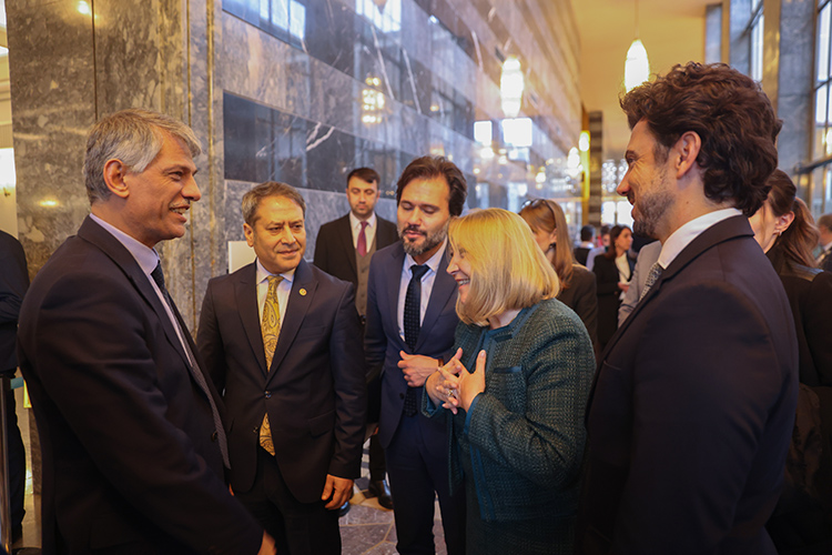 TBMM'de Türk Arkeoloji ve Kültürel Miras Enstitüsü Yayınları Sergisi