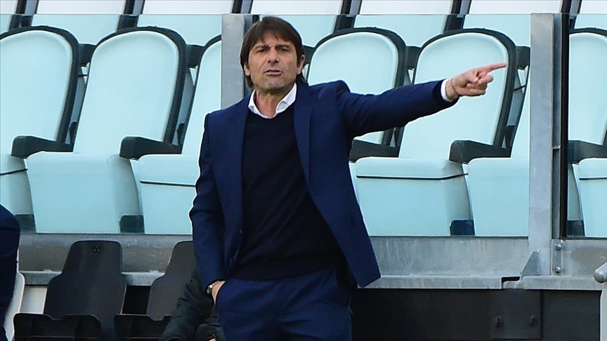 Tottenham Teknik Direktörü Conte ameliyat edilecek