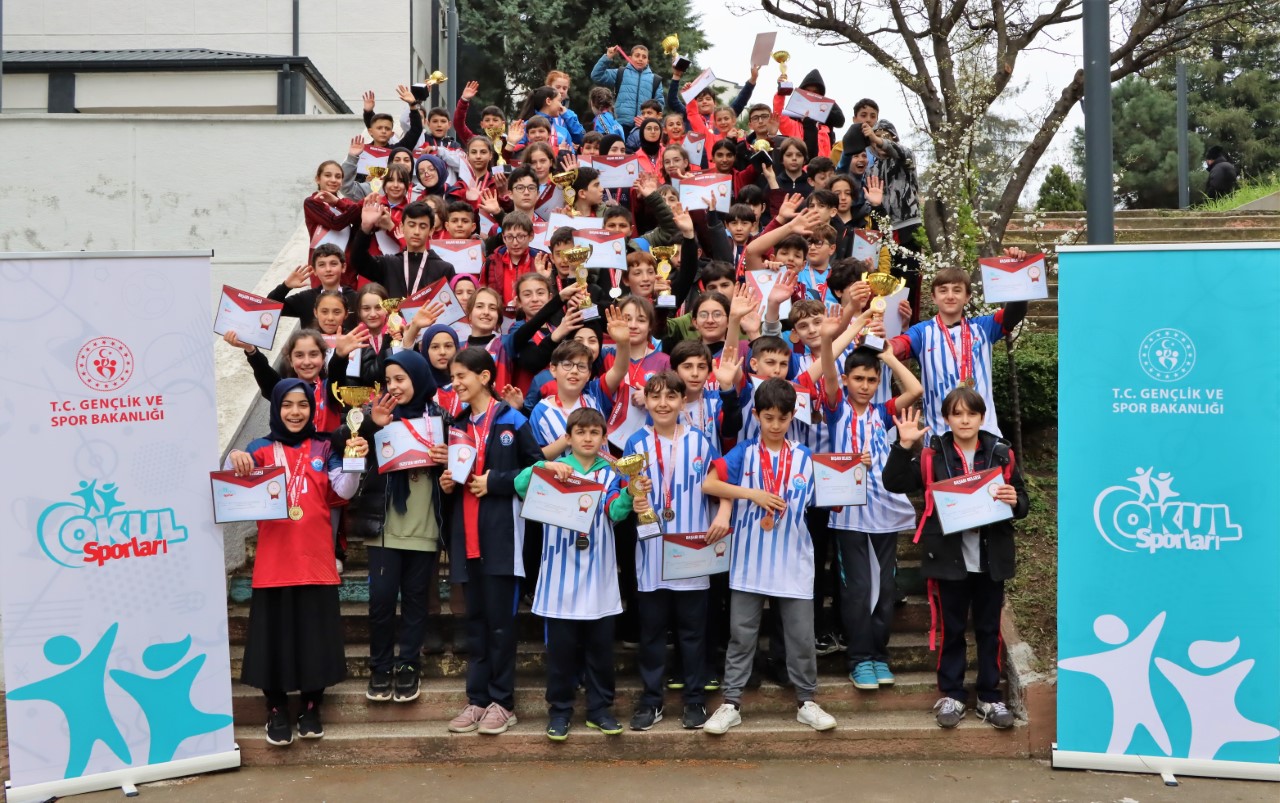 Trabzon Okul Sporları Oryantiring Yarışları nefes kesti.