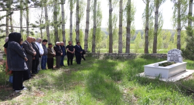 AA muhabiri Abdulkadir Nişancı, vefatının 4. yılında mezarı başında anıldı