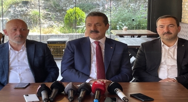 AK Parti Artvin Milletvekili seçilen Faruk Çelik, basın toplantısı düzenledi: