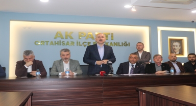 Bakan Karaismailoğlu, Ortahisar ilçesinde partililerle bir araya geldi:
