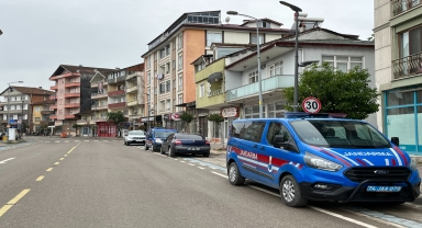 Bartın'da bir kayınpeder, gelini yalnızken evine giren esnafı bıçakla öldürdü
