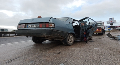 Bolu'da tırla çarpışan otomobildeki 8 kişi yaralandı