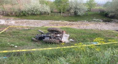 Çorum'da devrilen traktörün sürücüsü öldü