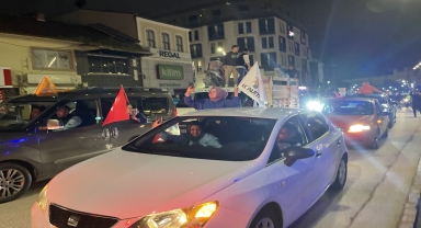 Cumhurbaşkanı Erdoğan'ın seçim başarısı Bolu'da kutlanıyor