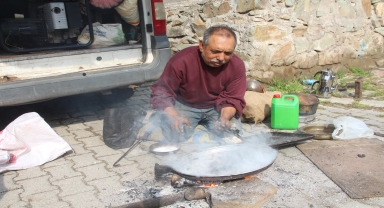 Deprem bölgesinden Amasya'ya gelen kalay ustası mesleğini yaşatmaya çalışıyor