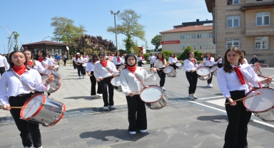 Düzce'de 19 Mayıs kapsamında yürüyüş ve bisiklet turu düzenlendi