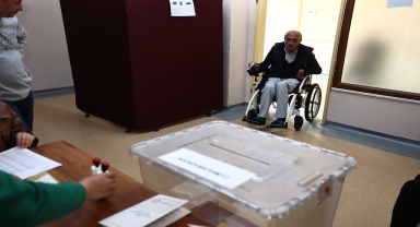 Düzce'de seçimler için huzurevinde sandık kuruldu