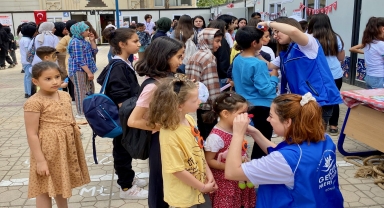 Düzce'den 40 kişilik uzman ekip, deprem bölgesinde 1500 çocuğa dokundu