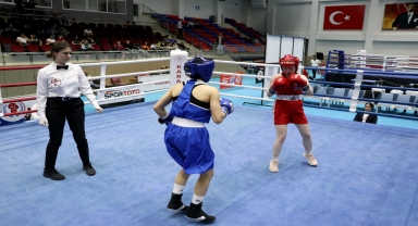 Gençler A Türkiye Boks Şampiyonası, Karabük'te devam ediyor