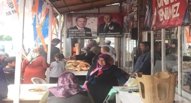 Karabük'te esnaf, Cumhurbaşkanı Erdoğan'ın seçim zaferi için döner ve tatlı dağıttı