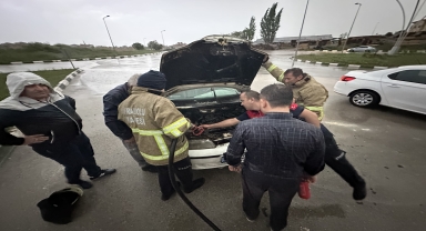 Karabük'te seyir halindeyken alev alan otomobil yandı
