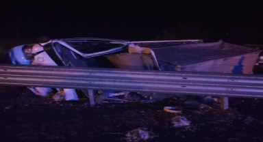 Kastamonu'da devrilen kamyonetteki 1 kişi öldü, 1 kişi yaralandı