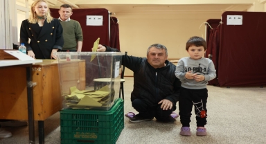 Ordu'da 105 yaşındaki Mehmet Özmen oy kullandı