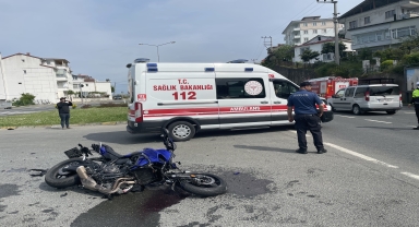 Ordu'da motosiklet ile otomobilin çarpışması sonucu 2 kişi yaralandı