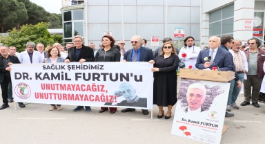 Samsun'da görevi başında öldürülen doktor Kamil Furtun anıldı