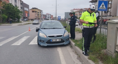Samsun'da otomobilin çarptığı yaya bisiklet sürücüsü yaralandı