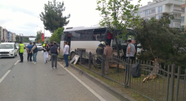 Samsun'da refüje çarpan personel servisindeki 9 kişi yaralandı