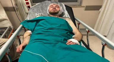 Samsun'da seyir halindeki kamyonetin kasasından düşen kişi yaralandı