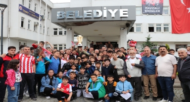 Samsunspor'un şampiyonluk kupası Havzalı taraftarlarla buluştu