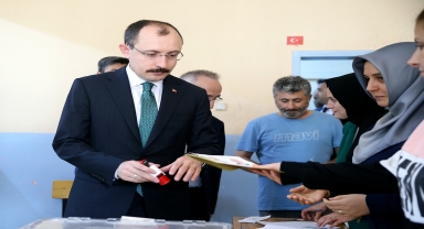 Ticaret Bakanı Muş, oyunu Samsun'da kullandı