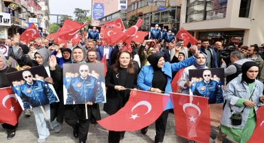 Trabzon'da Cumhur İttifakı'ndan Cumhurbaşkanı Erdoğan'a destek yürüyüşü