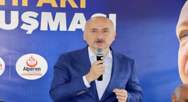 Ulaştırma ve Altyapı Bakanı Karaismailoğlu, Trabzon'da gençlerle bir araya geldi: