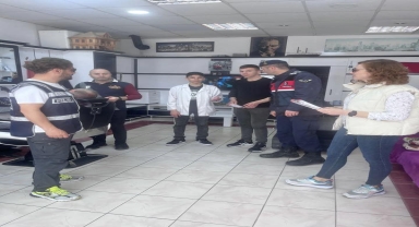 Yakakent'te aile içi ve kadına yönelik şiddetle mücadeleyle ilgili bilgilendirme yapıldı