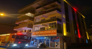Yakakent'te fişte takılı kalan ütü yangına yol açtı