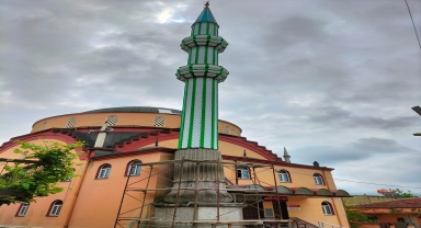 Zonguldak'ta şiddetli rüzgar nedeniyle devrilen caminin minaresi yeniden yapıldı
