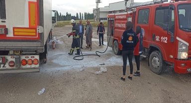 Amasya'da seyir halindeki tırın dorsesinde yangın sonucu hasar oluştu