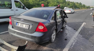 Anadolu Otoyolu'nda tır ile otomobilin karıştığı kazada 5 kişi yaralandı