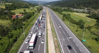 Anadolu Otoyolu'nun Bolu geçişinde yoğunluk yaşanıyor