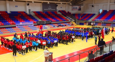 ANALİG Voleybol Grup müsabakaları Karabük'te başladı