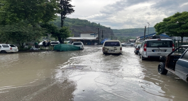 Bartın ve Karabük'te sağanak etkili oldu