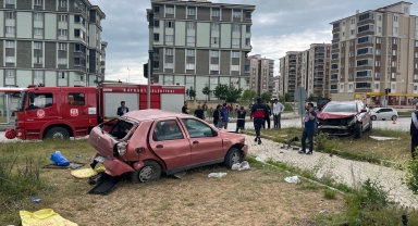Bayburt'ta cip ile otomobilin çarpıştığı kazada 2 kişi yaralandı