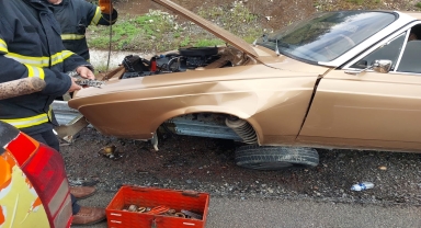 Bolu'da bariyere çarpan otomobilin sürücüsü yaralandı