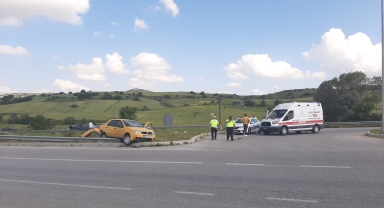 Çorum'da iki ayrı trafik kazasında 8 kişi yaralandı