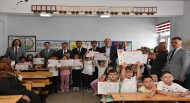 Doğu Karadeniz'de öğrenciler karnelerini aldı