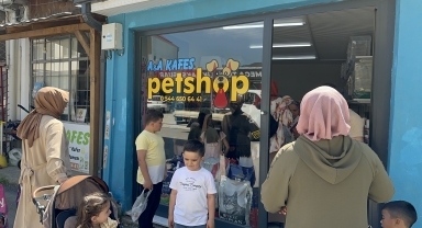 Düzce'de karnesini getiren öğrencilere balık hediye edildi