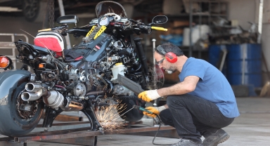 Düzceli motor ustası 1453 atık parçadan hayalindeki motosikletin maketini yaptı