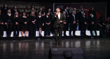 Erbaa'daki konserde 6 Şubat depremlerinden etkilenen illerin türküleri seslendirildi