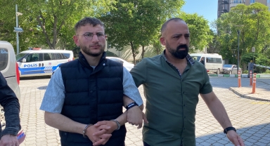 GÜNCELLEME - Ardahan'da ağabeyini bıçaklayan şüpheli Samsun'da sahilde yürürken yakalandı