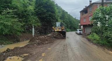 GÜNCELLEME - Giresun'da sağanak nedeniyle kapanan Yağlıdere-Alucra kara yolu ulaşıma açıldı