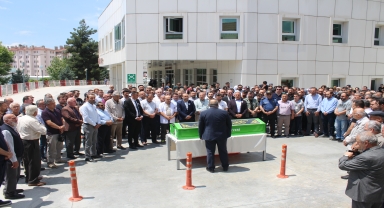 GÜNCELLEME - Kastamonu'da motosikletin çarpmasıyla ölen doktor toprağa verildi