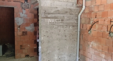 İnşaattan kabloları çaldıktan sonra